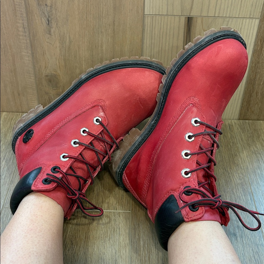 Timberland 6 Inch Premium Boot Junior BULLS Red Nubuck Lace Up Boot 4.5